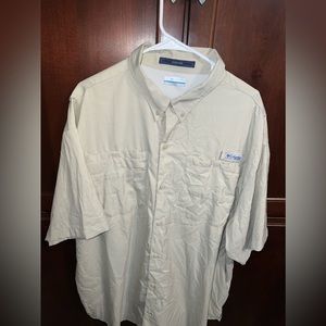 Men Columbia shirt
